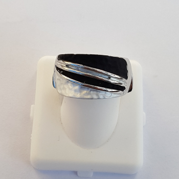 Ring mit elastischem Band