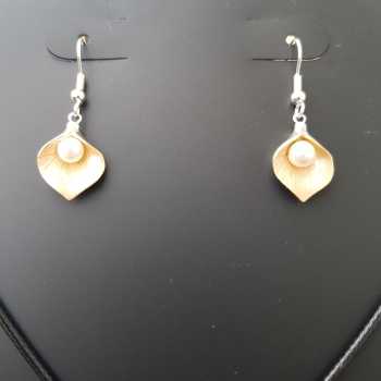 Kette mit Ohrhänger, tri-color mit Perle