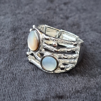 Elastischer Ring. rhodiniert