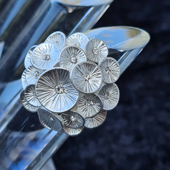 Ring rhodiniert mit Kristallen