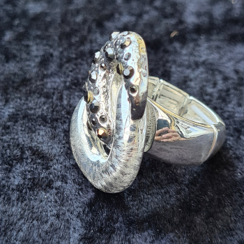 Ring versilbert mit schwarzen Kristallen