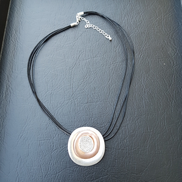 Collier matt mit Glitzer