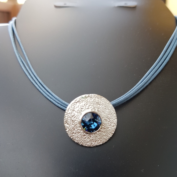Anhänger "Bubble Stone" an Kette