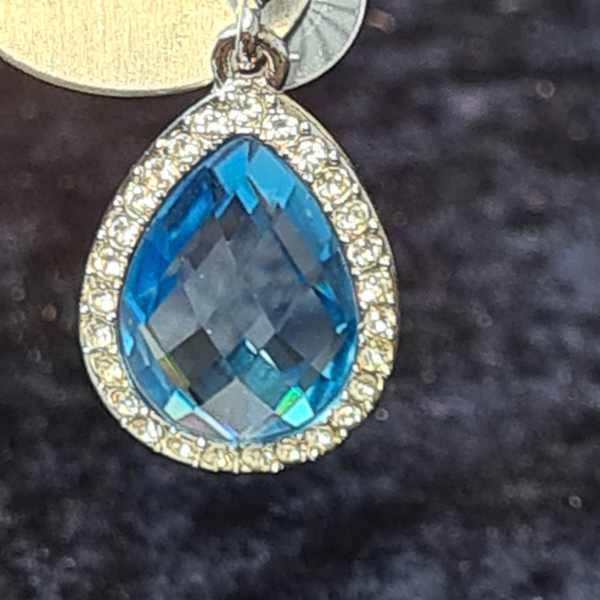 Ohrstecker Tropfen blau mit Kristallen