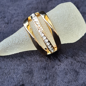 Ring vergoldet, mit Kristallen