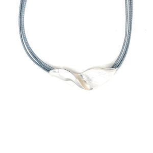 Collier versilbert mit grauen Textilbändern